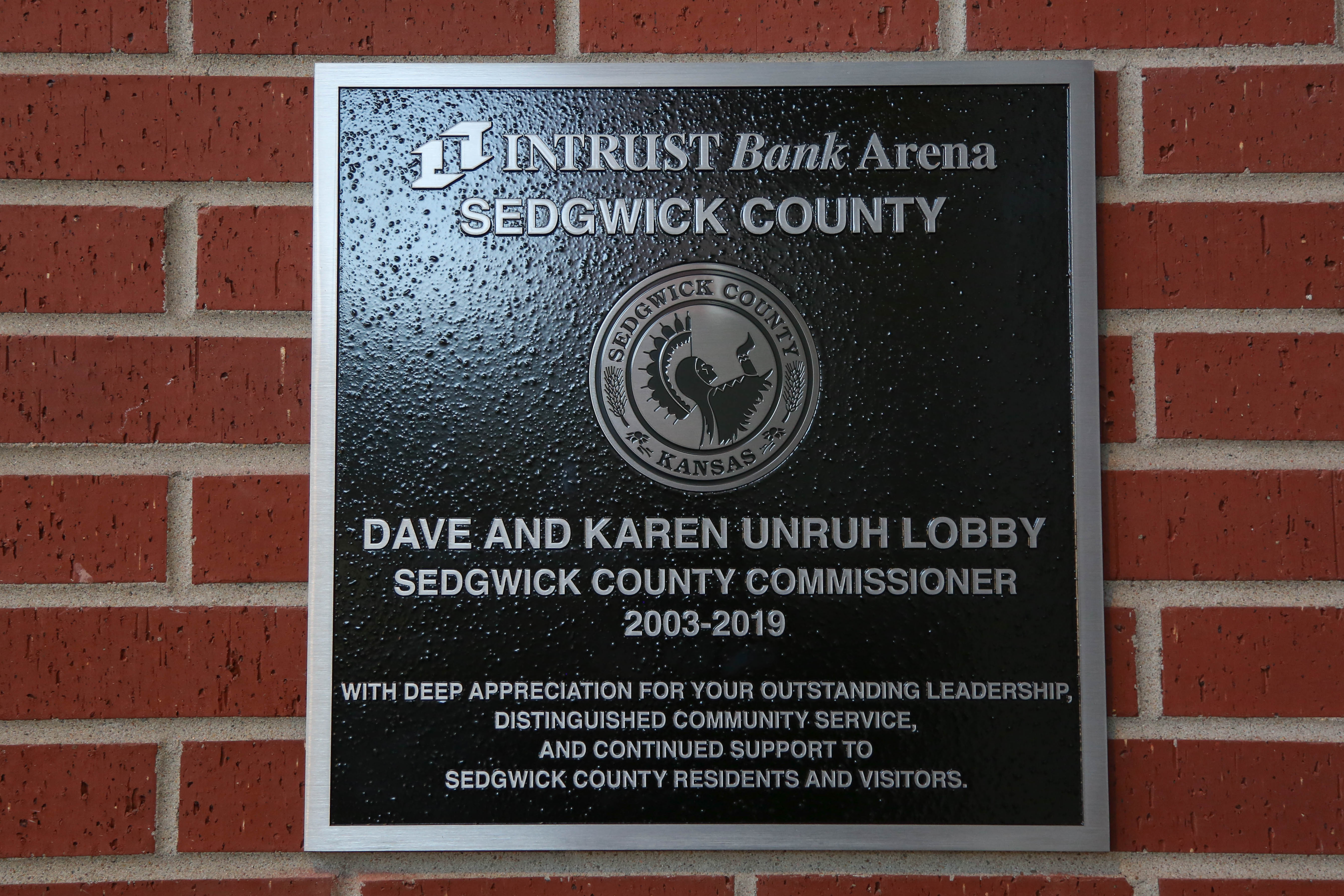 Plaque dedicating the Dave and Karen Unruh Lobby