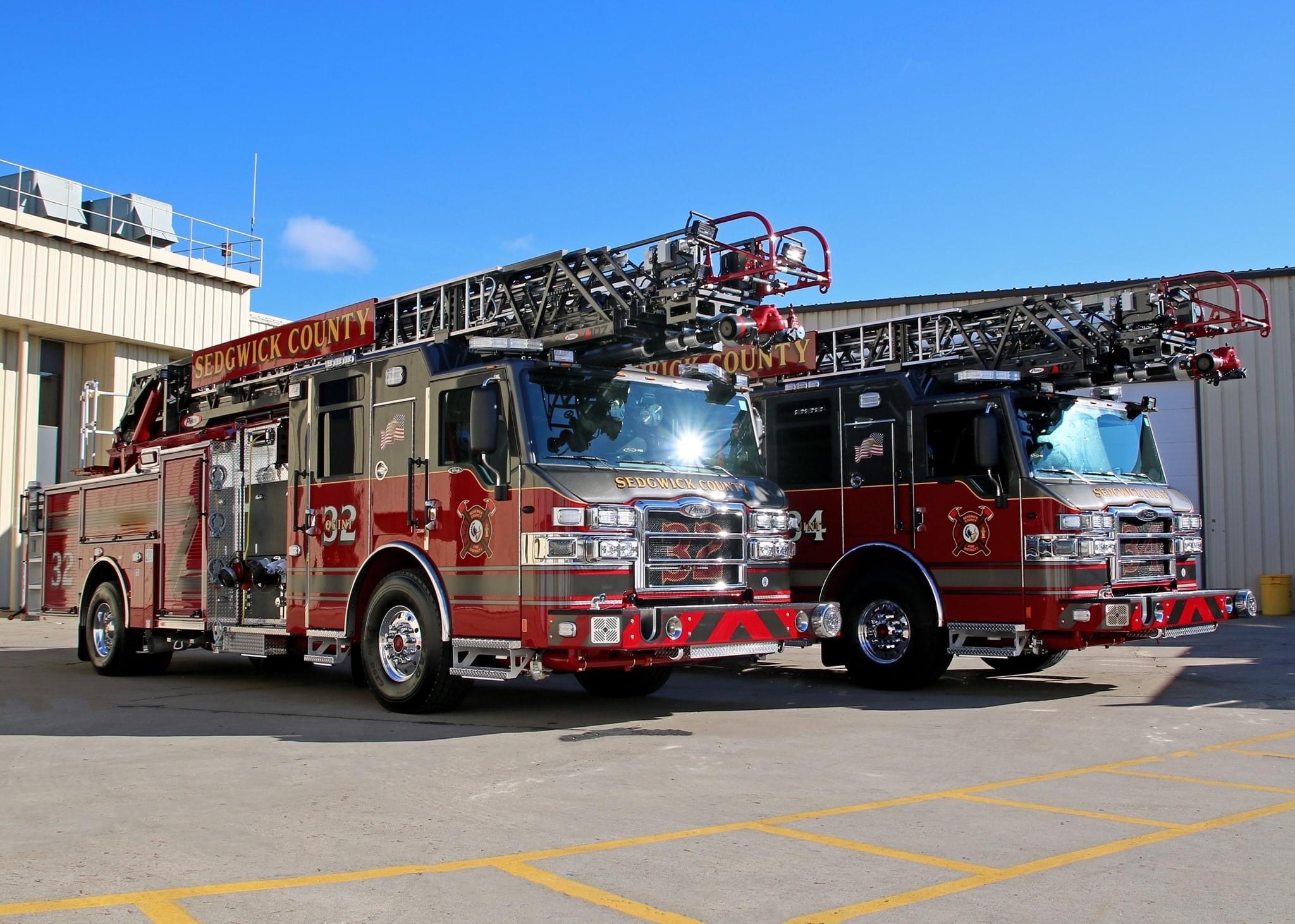 New apparatus arrival Quint 32 and Quint 34 107' Aerials 